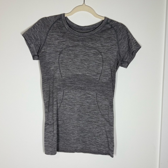 lululemon athletica Tops - Lululemon Gray Swiftly Tech Short Sleeve Crew Seamless Workout Top 8